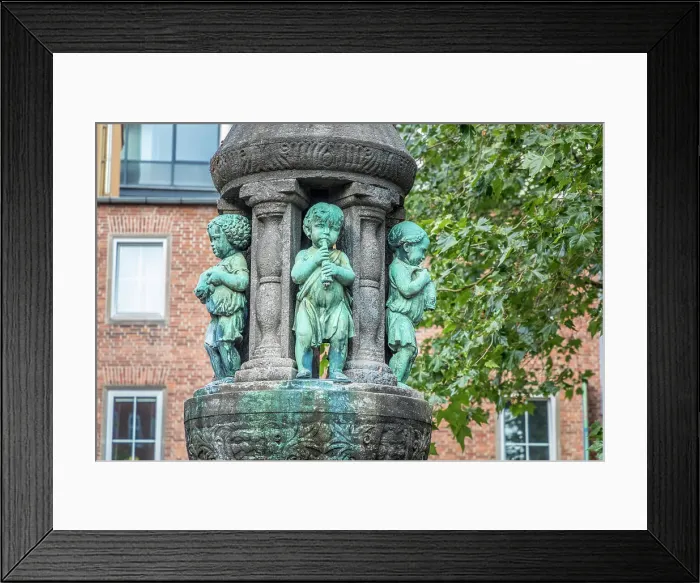 Framed Print : Marcus Fountain at the Church of Our Lady, Bremen, Germany