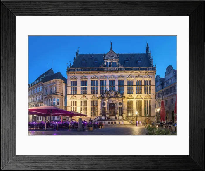Framed Print : Historic Schuetting House on the market square in the evening, Bremen, Germany