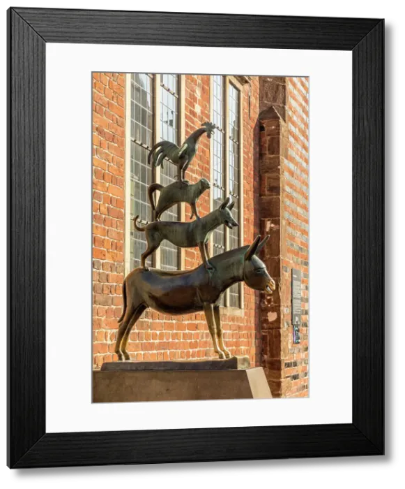 Framed Print : Bronze statue of Bremer Stadtmusikanten at the town hall, Bremen, Germany Framed Print : Bronze statue of Bremer Stadtmusikanten at the town hall, Bremen, Germany