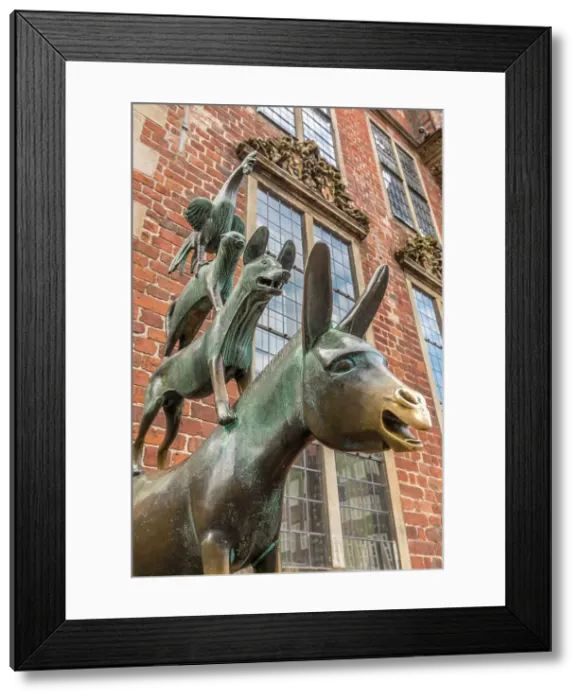 Framed Print : Bronze statue of Bremer Stadtmusikanten at the town hall, Bremen, Germany Framed Print : Bronze statue of Bremer Stadtmusikanten at the town hall, Bremen, Germany