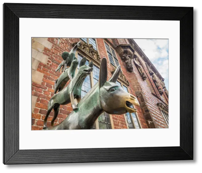 Framed Print : Bronze statue of Bremer Stadtmusikanten at the town hall, Bremen, Germany Framed Print : Bronze statue of Bremer Stadtmusikanten at the town hall, Bremen, Germany