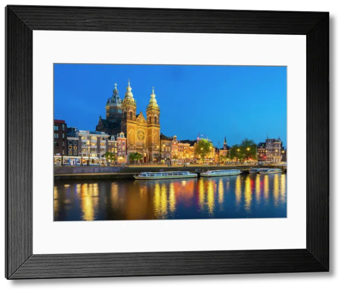 Framed Print : Basilica of Saint Nicholas church at twilight, Amsterdam, Netherlands Framed Print : Basilica of Saint Nicholas church at twilight, Amsterdam, Netherlands
