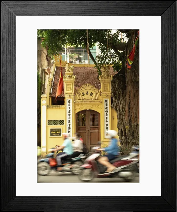 Framed Print : Small Chinese Buddhist temple in the Old Town, Hanoi, Vietnam