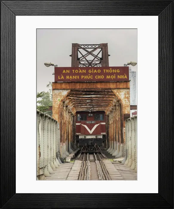 Framed Print : Long Bien Bridge over the Red River, Hanoi, Vietnam Framed Print : Long Bien Bridge over the Red River, Hanoi, Vietnam