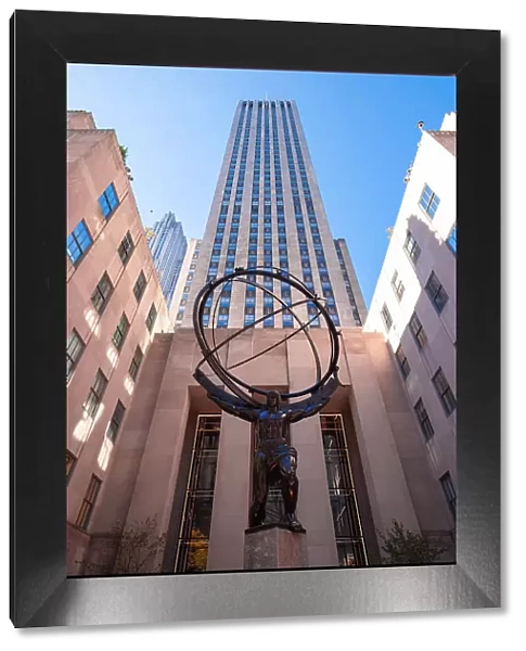 USA, New York City, View of the Atlas Statue near Rockefeller Center