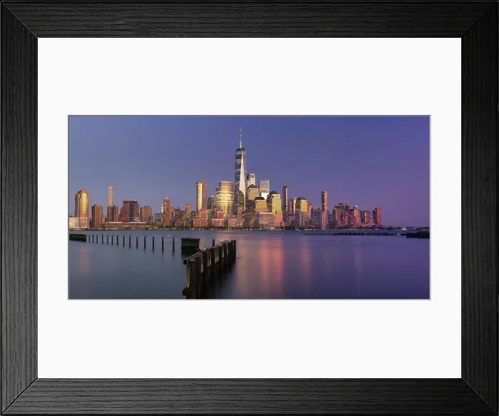 Framed Print : USA, New York City, View of Manhattan with the Freedom tower and the World Trade Center reflecting in the Hudson river Framed Print : USA, New York City, View of Manhattan with the Freedom tower and the World Trade Center reflecting in the Hudson river
