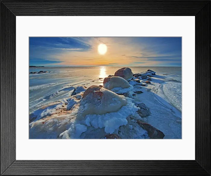 Framed Print : Sunset on Lake Winnipeg at Hillside Beach, , Manitoba, Canada Framed Print : Sunset on Lake Winnipeg at Hillside Beach, , Manitoba, Canada