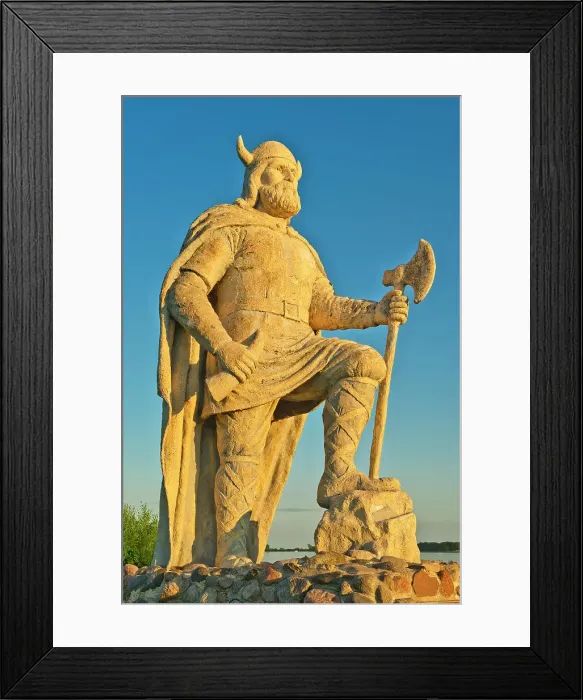 Framed Print : Viking sculpture (staue, monument) on Lake Winnipeg. Gimli, Manitoba, Canada Framed Print : Viking sculpture (staue, monument) on Lake Winnipeg. Gimli, Manitoba, Canada