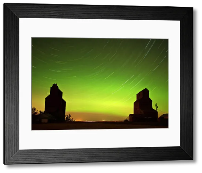 Framed Print : Grain elevator in ghost town with northern lights in the northern sky Lepine, Saskatchewan, Canada Framed Print : Grain elevator in ghost town with northern lights in the northern sky Lepine, Saskatchewan, Canada