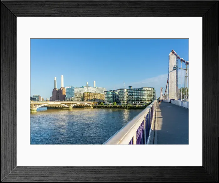 Framed Print : Battersea Power Station and the River Thames, Battersea, London, England, UK Framed Print : Battersea Power Station and the River Thames, Battersea, London, England, UK