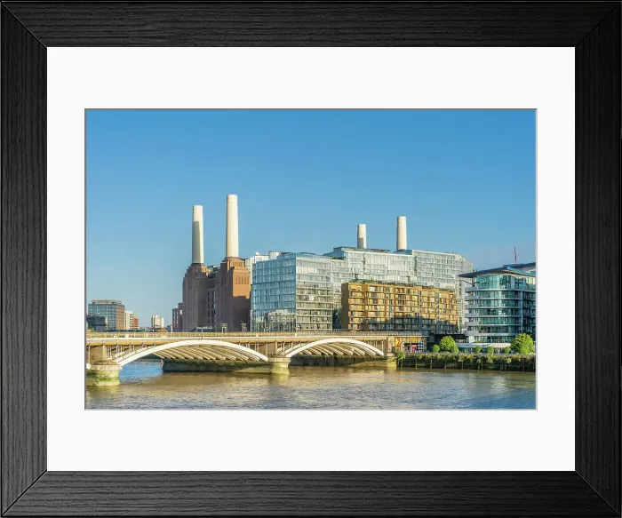 Framed Print : Battersea Power Station and the River Thames, Battersea, London, England, UK Framed Print : Battersea Power Station and the River Thames, Battersea, London, England, UK