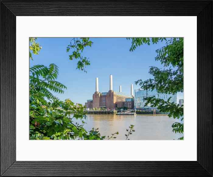 Framed Print : Battersea Power Station and the River Thames, Battersea, London, England, UK Framed Print : Battersea Power Station and the River Thames, Battersea, London, England, UK