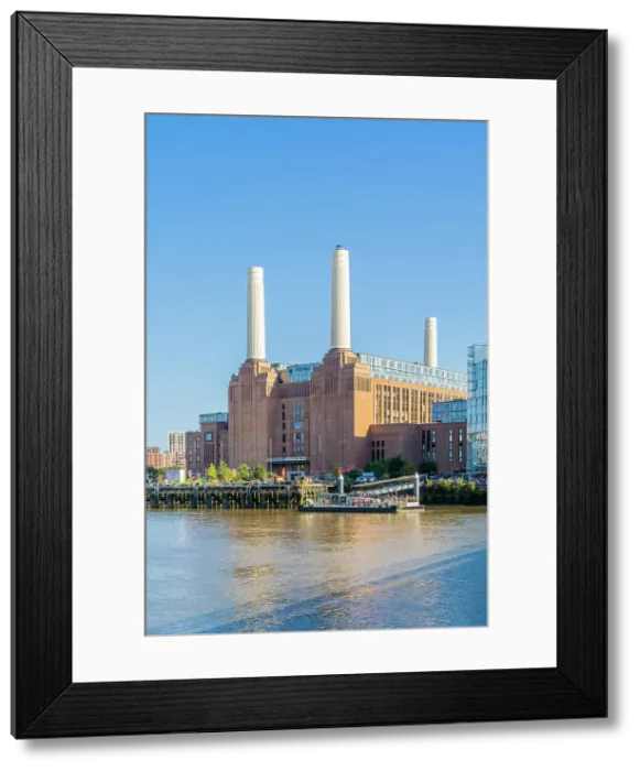 Framed Print : Battersea Power Station and the River Thames, Battersea, London, England, UK Framed Print : Battersea Power Station and the River Thames, Battersea, London, England, UK