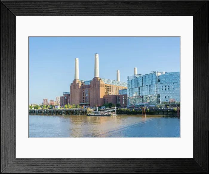Framed Print : Battersea Power Station and the River Thames, Battersea, London, England, UK Framed Print : Battersea Power Station and the River Thames, Battersea, London, England, UK