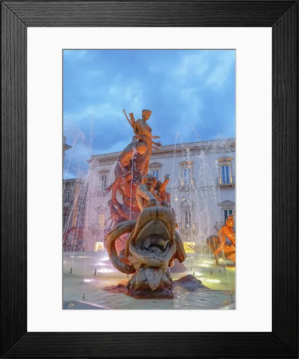 Framed Print : Diana fountain, Ortygia, Syracuse, Sicily, Italy