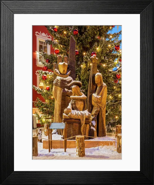 Framed Print : Nativity scene and Christmas tree, Ortisei - St. Ulrich, South Tyrol, Italy Framed Print : Nativity scene and Christmas tree, Ortisei - St. Ulrich, South Tyrol, Italy