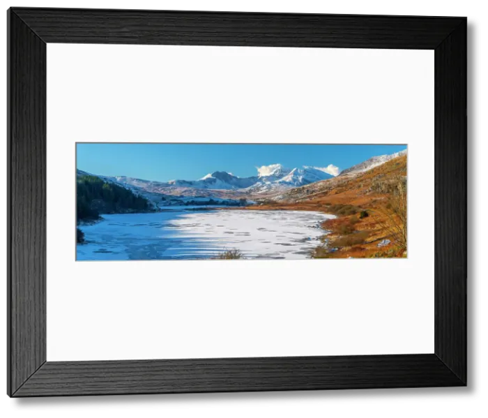 Framed Print : UK, Wales, Conwy, Snowdonia National Park (Parc Cenedlaethol Eryri), Capel Curig, Llynnau Mymbyr, Mount Snowdon (Yr Wyddfa) beyond Framed Print : UK, Wales, Conwy, Snowdonia National Park (Parc Cenedlaethol Eryri), Capel Curig, Llynnau Mymbyr, Mount Snowdon (Yr Wyddfa) beyond