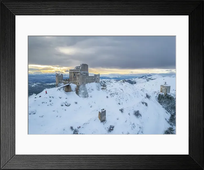 Framed Print : The medieval castle and the ruins of Rocca Calascio, Gran Sasso and Monti della Laga National Park, L'Aquila province, Abruzzo region, Italy (MR)