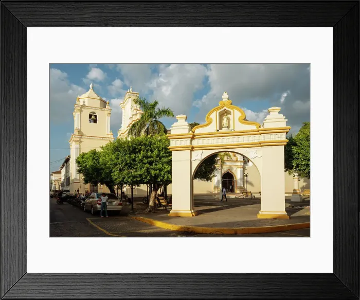 Framed Print : Street scene, Leon, Leon Department, Nicaragua, Central America