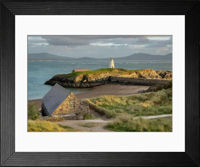 Framed Print : Goleudy Tŵr Bach daymark tower on Llanddwyn Island off the coast of Anglesey, North Wales, UK. Autumn (September) 2018 Framed Print : Goleudy Tŵr Bach daymark tower on Llanddwyn Island off the coast of Anglesey, North Wales, UK. Autumn (September) 2018