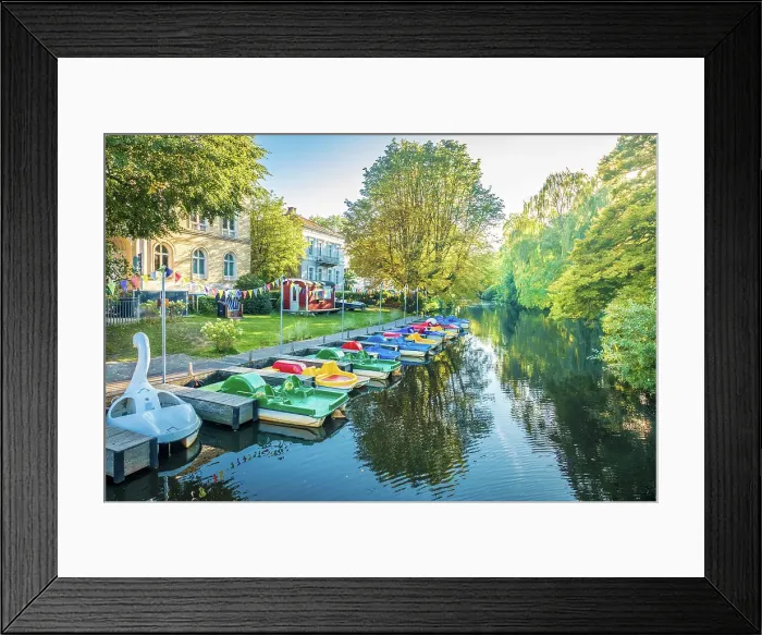 Framed Print : Evening atmosphere at the Muehlenhunte river, Oldenburg, Oldenburger Land, Lower Saxony, Germany Framed Print : Evening atmosphere at the Muehlenhunte river, Oldenburg, Oldenburger Land, Lower Saxony, Germany