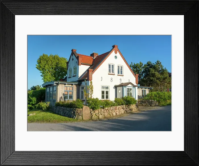 Framed Print : Friesian house in Nebel. Amrum island, Wadden sear, North Sea, North Friesland, Germany, Europe Framed Print : Friesian house in Nebel. Amrum island, Wadden sear, North Sea, North Friesland, Germany, Europe