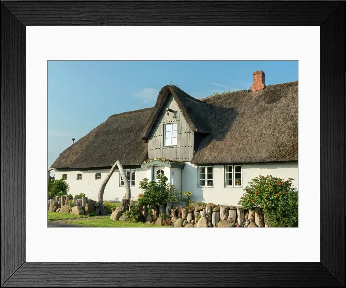 Framed Print : Friesian house in Nieblum on Foehr, Foehr Island, North Friesland, Schleswig-Holstein, Germany, Europe Framed Print : Friesian house in Nieblum on Foehr, Foehr Island, North Friesland, Schleswig-Holstein, Germany, Europe