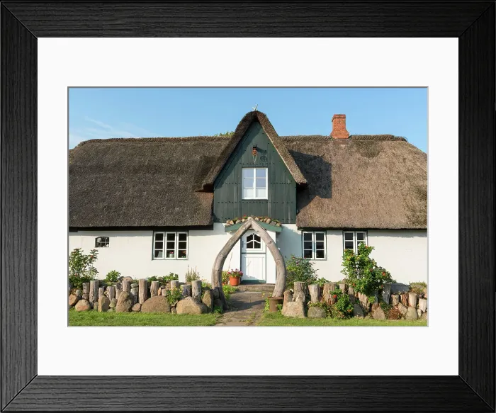 Framed Print : Friesian house in Nieblum on Foehr, Foehr Island, North Friesland, Schleswig-Holstein, Germany, Europe Framed Print : Friesian house in Nieblum on Foehr, Foehr Island, North Friesland, Schleswig-Holstein, Germany, Europe