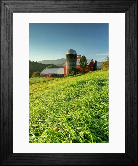 Framed Print : Red Barn in Green Mountains, Vermont, New England, USA Framed Print : Red Barn in Green Mountains, Vermont, New England, USA