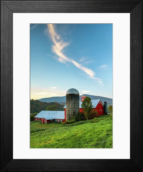 Framed Print : Red Barn in Green Mountains, Vermont, New England, USA Framed Print : Red Barn in Green Mountains, Vermont, New England, USA