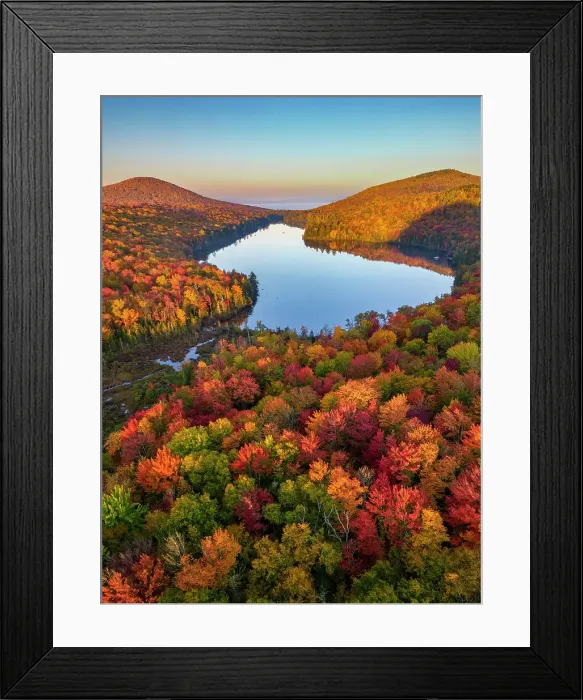 Framed Print : View over Kettle Pond in Autumn, Vermont, New England, USA Framed Print : View over Kettle Pond in Autumn, Vermont, New England, USA