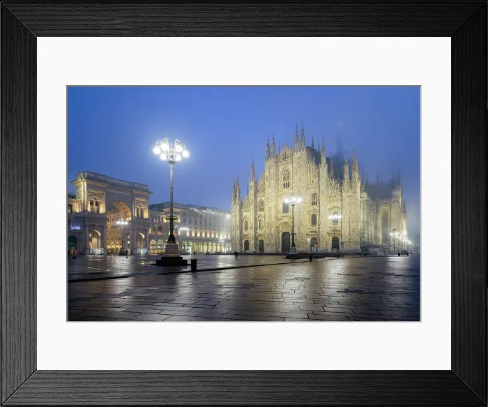 Framed Print : Duomo cathedral by night, Piazza del Duomo, Milan, Lombardy, Italy Framed Print : Duomo cathedral by night, Piazza del Duomo, Milan, Lombardy, Italy