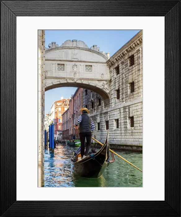 Framed Print : Venetian gondola with Bridge of Sighs (Ponte dei Sospiri), Venice, Veneto, Italy Framed Print : Venetian gondola with Bridge of Sighs (Ponte dei Sospiri), Venice, Veneto, Italy