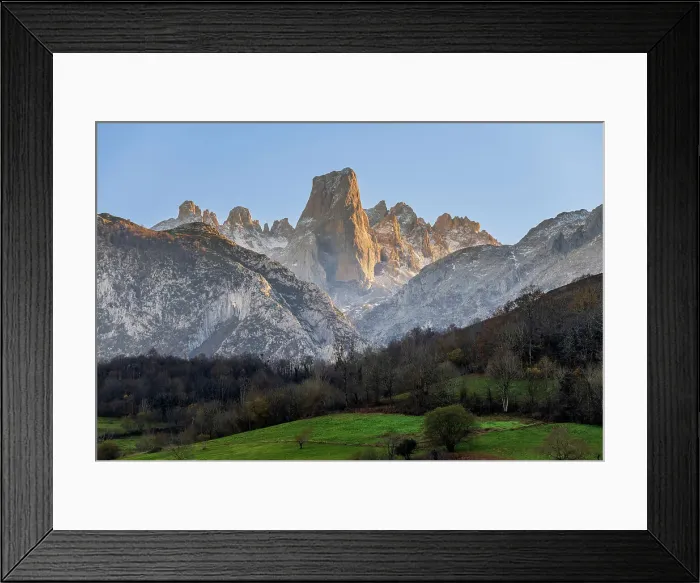 Framed Print : Sunset view over Naranjo de Bulnes (Picu Urriellu), Picos de Europa, Asturias, Spain