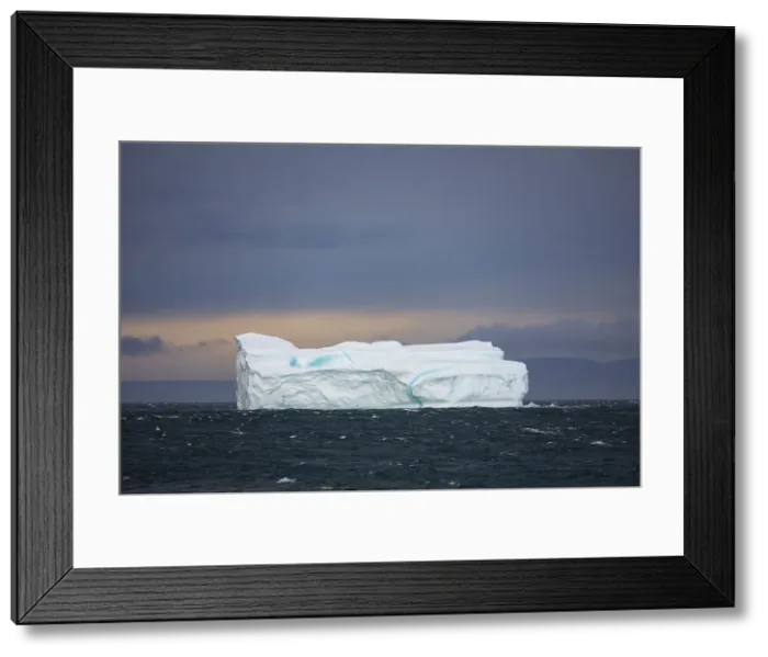 Framed Print : Icebergs in the Arctic Cirlce, Pon Inlet, Baffin Bay, Canada Framed Print : Icebergs in the Arctic Cirlce, Pon Inlet, Baffin Bay, Canada