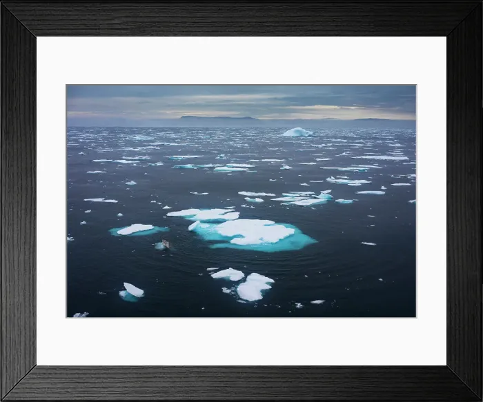 Framed Print : Icebergs in the Arctic Cirlce, Baffin Bay, Canada Framed Print : Icebergs in the Arctic Cirlce, Baffin Bay, Canada