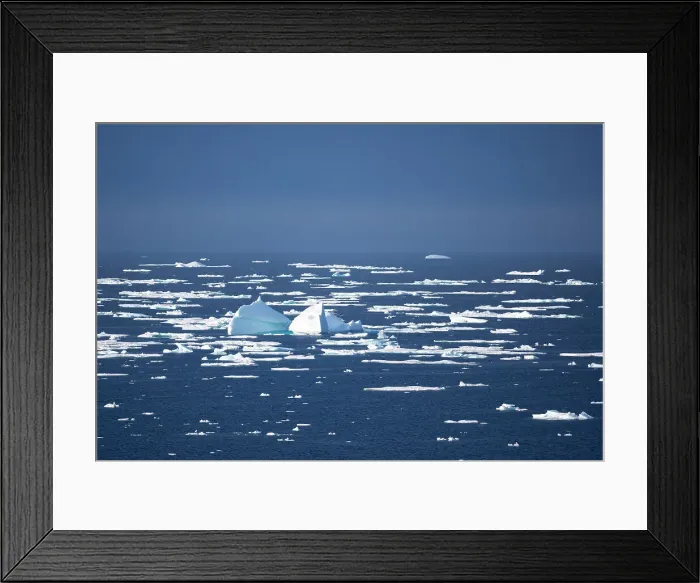 Framed Print : Icebergs in the Arctic Cirlce, Baffin Bay, Canada Framed Print : Icebergs in the Arctic Cirlce, Baffin Bay, Canada