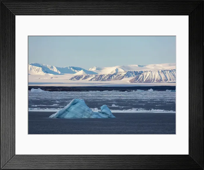 Framed Print : Boger Bay, Nunavut, Canada, Arctic Cirlce Framed Print : Boger Bay, Nunavut, Canada, Arctic Cirlce