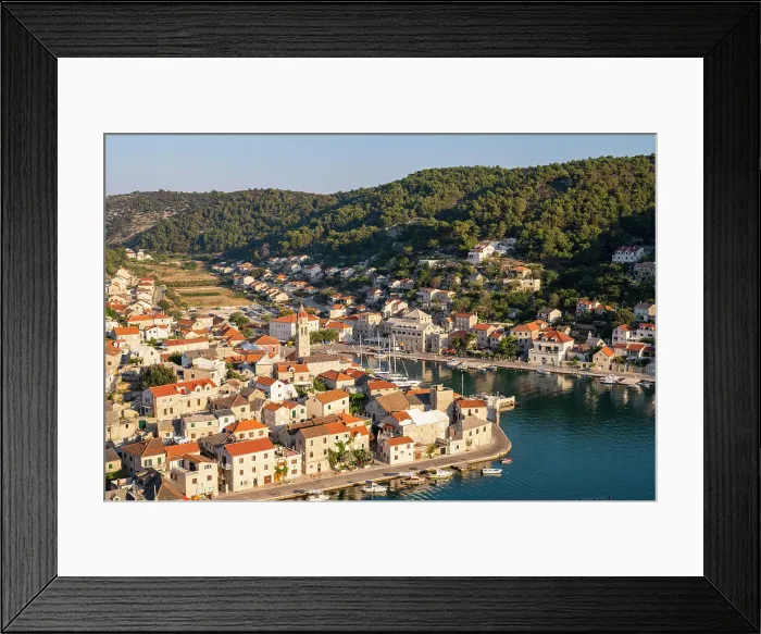 Framed Print : Pucisca on the island of Brac, Damatia, Adriatic Coast, Croatia Framed Print : Pucisca on the island of Brac, Damatia, Adriatic Coast, Croatia