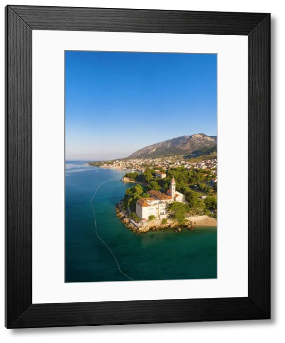 Framed Print : Plaza Kotlina, Bol, Brac, Damatia, Adriatic Coast, Croatia Framed Print : Plaza Kotlina, Bol, Brac, Damatia, Adriatic Coast, Croatia