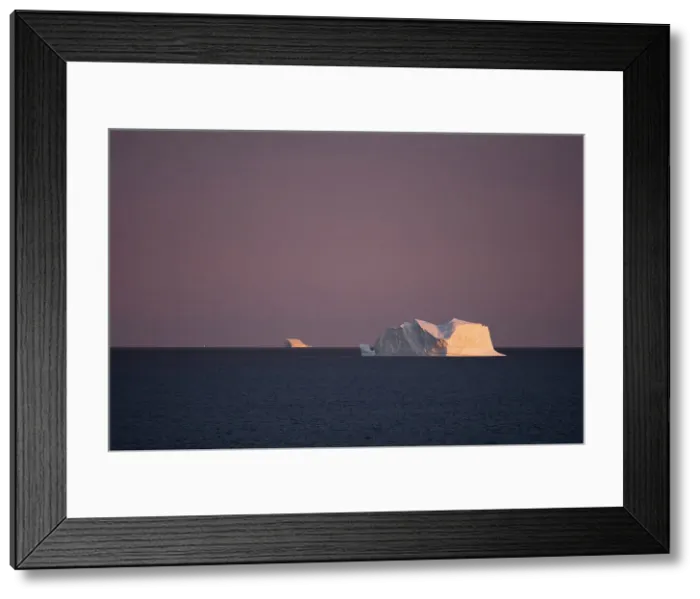 Framed Print : Icebergs in the High Arctic, Northern Greenland Framed Print : Icebergs in the High Arctic, Northern Greenland