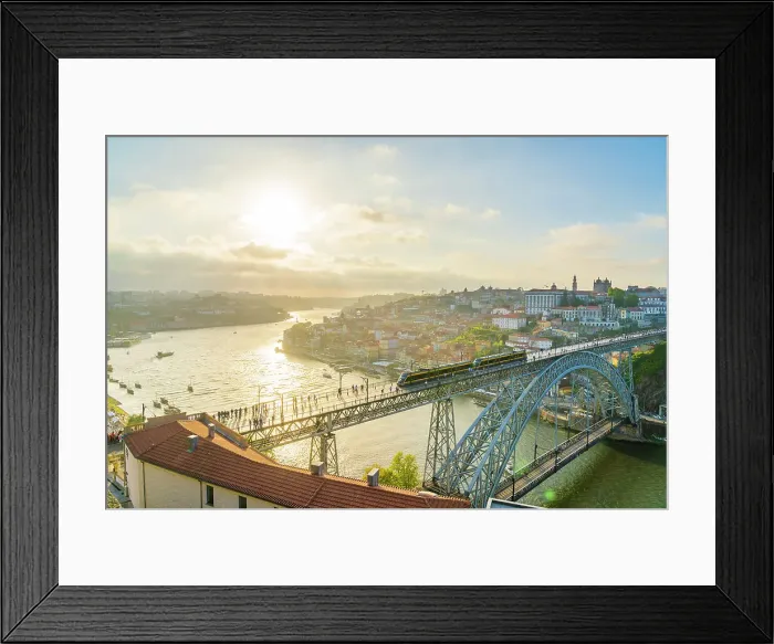 Framed Print : Luis 1 Bridge and the River Douro, Porto, Portugal, Europe Framed Print : Luis 1 Bridge and the River Douro, Porto, Portugal, Europe
