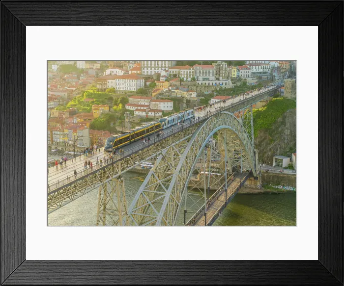 Framed Print : Luis 1 Bridge and the River Douro, Porto, Portugal, Europe Framed Print : Luis 1 Bridge and the River Douro, Porto, Portugal, Europe