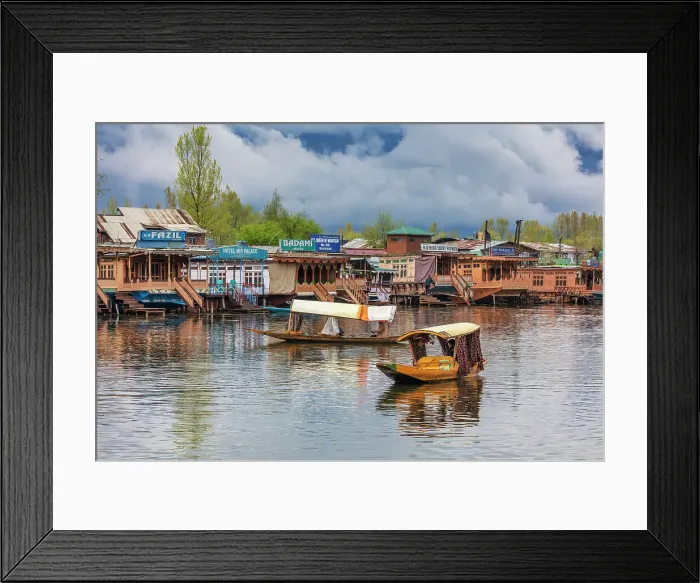 Framed Print : Dal lake, Srinagar, Kashmir, India