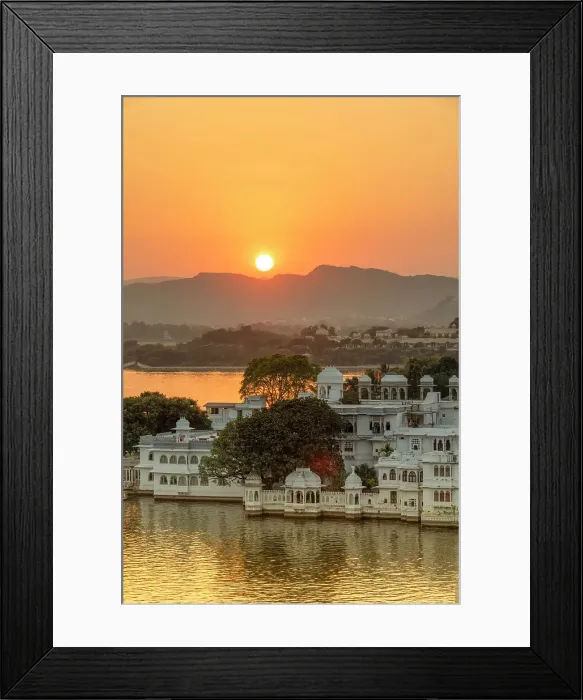 Framed Print : Sunset over The Amet Haveli and Lake Pichola, Udaipur, Rajasthan, India, South Asia
