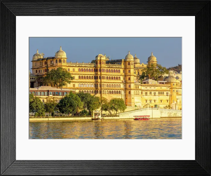Framed Print : Tourist Boat on Lake Pichola with the City Palace in the background, Udaipur, Rajasthan, India, South Asia