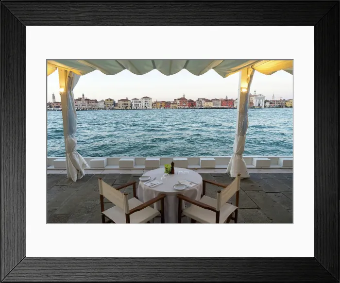 Framed Print : Restaurant Harry's Dolci, Ciprian, am Canal Giudecca, Sestiere Dorsoduro, Venedig, Venetien, Italien Framed Print : Restaurant Harry's Dolci, Ciprian, am Canal Giudecca, Sestiere Dorsoduro, Venedig, Venetien, Italien