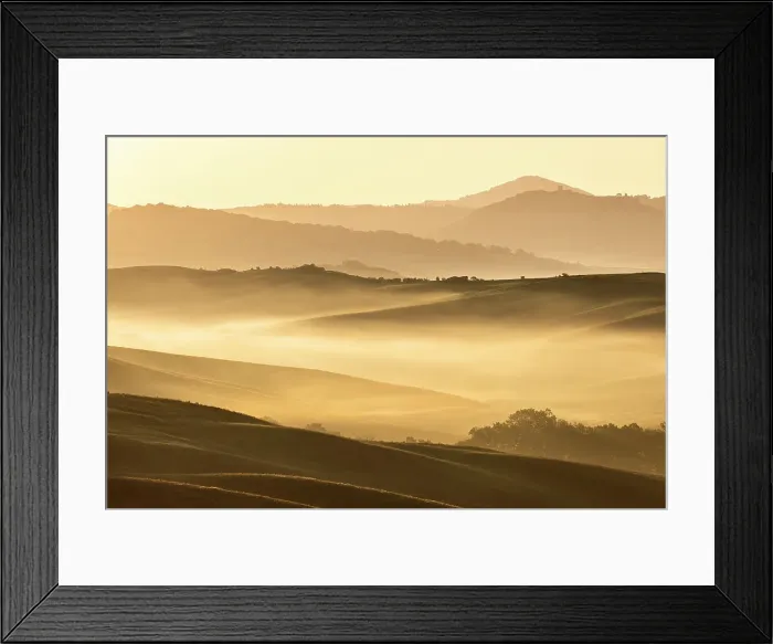 Framed Print : Misty morning in the Val D'orcia, Tuscany, Italy