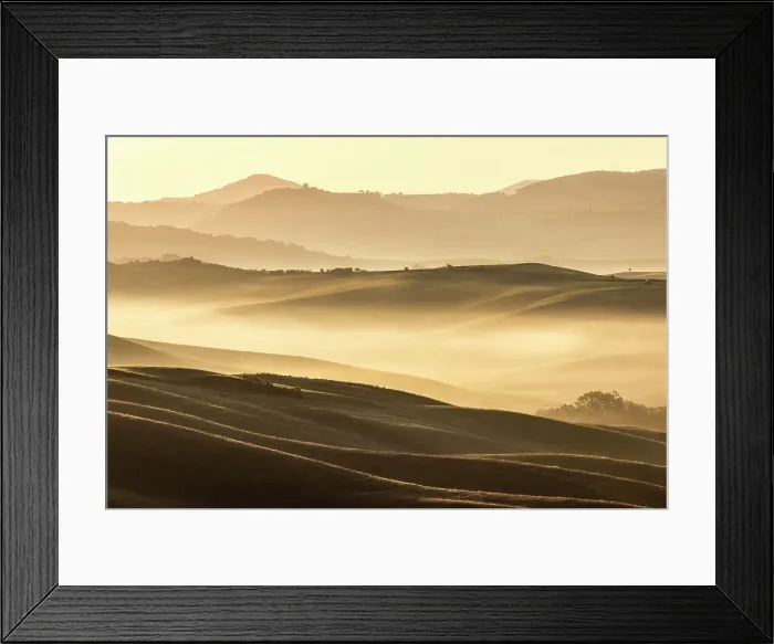Framed Print : Misty morning in the Val D'orcia, Tuscany, Italy Framed Print : Misty morning in the Val D'orcia, Tuscany, Italy
