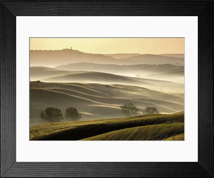 Framed Print : Misty morning in the Val D'orcia, Tuscany, Italy Framed Print : Misty morning in the Val D'orcia, Tuscany, Italy